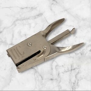 ▪︎Vtg Stapler